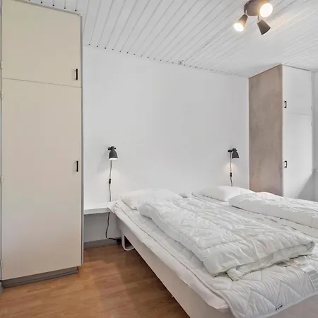 בית נופש 4 Bedroom In *
