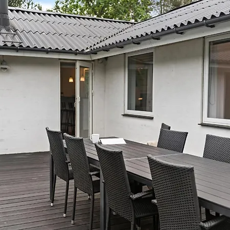 4 Bedroom In *