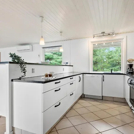 4 Bedroom In